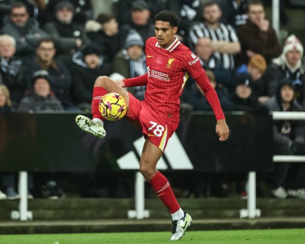 Liverpool chia tay Kanssa: Tham gia khóa đào tạo thanh niên ở tuổi 5, chơi cho đội một 58 lần và ghi