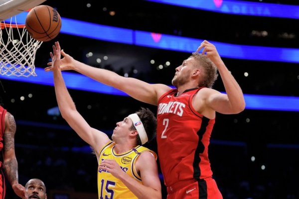 Truyền thông Hoa Kỳ: Rockets chọn cắt trung tâm Jock Landale để giải phóng tiền lương và không gian 