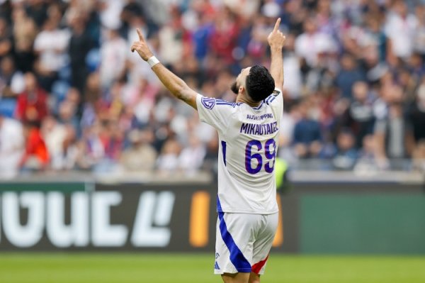 Phương tiện truyền thông Pháp: Rome, Frankfurt, Sunderland và các đội khác quan tâm đến tiền đạo Lyo