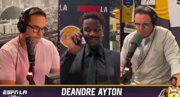 Ayton: Tôi chỉ muốn làm hết sức mình để hợp tác với Doncic & Những gì James muốn tôi làm
