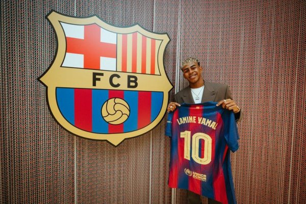 Yamal chính thức trở thành chủ sở hữu mới của huyền thoại số 10 của Barcelona mà không bị ràng buộc 
